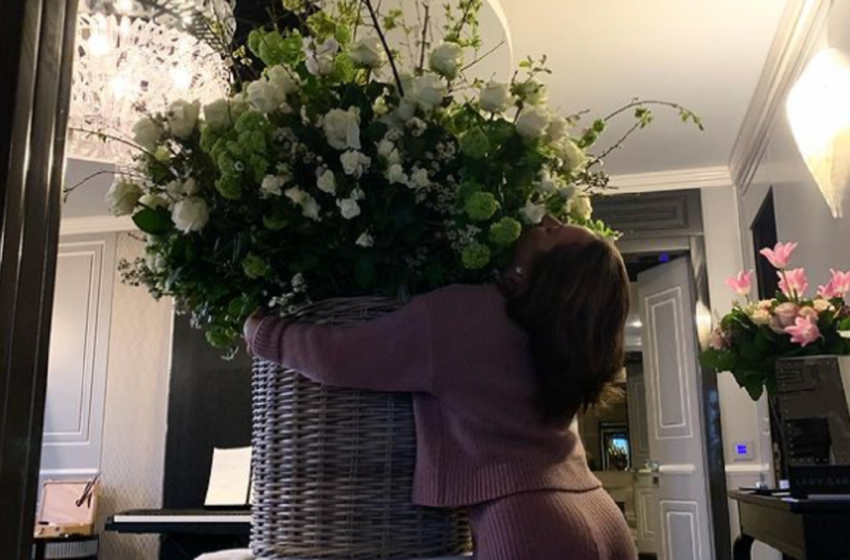 Când iubitul îți dăruiește TOATE FLORILE DIN ROMA, de ziua ta! Cum și-a sărbătorit Lady Gaga cei 35 de ani