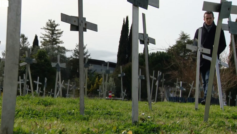 Un scandal a izbucnit în Italia! Zeci de femei și-au găsit numele pe mormânt