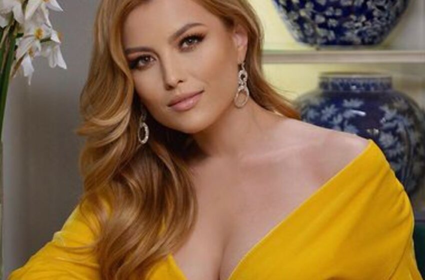 Elena Gheorghe a ridicat temperatura în termometre! Artista s-a lăsat fotografiată în cea mai fierbinte ipostază