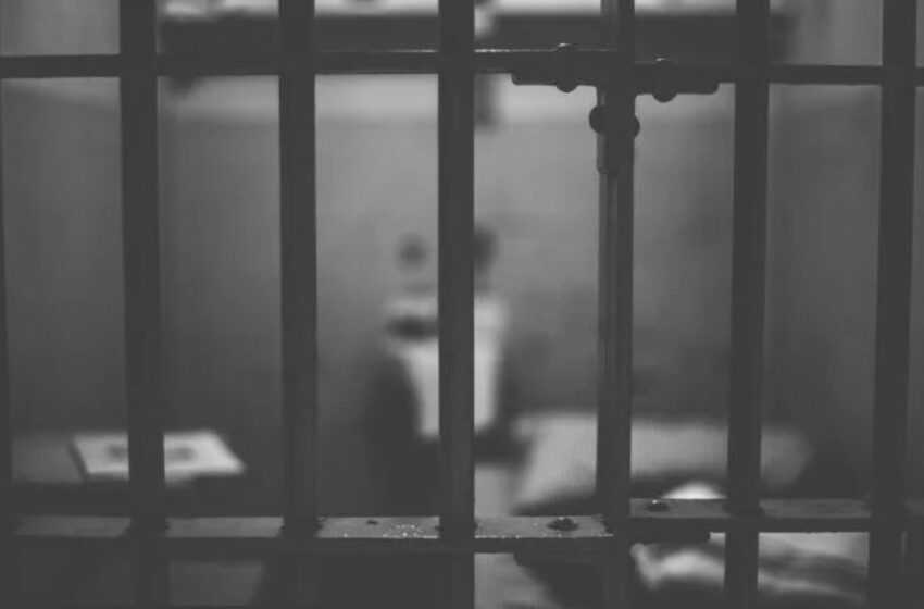 Tatăl care și-a ucis cei doi copii, îmbrăcat în polițist, ar putea fi închis pe viață