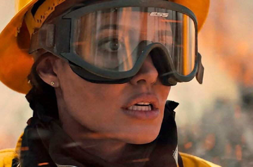Angelina Jolie, de nerecunoscut în filmul „Those who wish me dead”. Actrița revine pe marile ecrane în rolul unui pompier