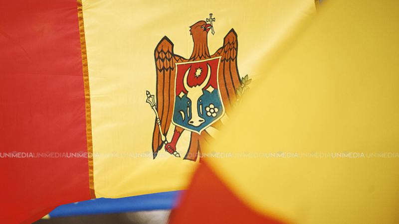 Onor la Tricolor, de 31 de ani. Oficialii îndeamnă cetățenii „să fie mândri de simbolurile statului oriunde s-ar afla”