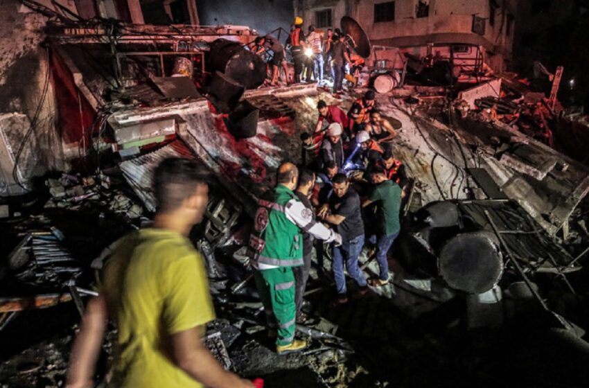 Încă o noapte de bombardamente. Zeci de raiduri israeliene în Fâșia Gaza