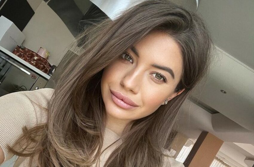 FOTO Ce frumoasă este mama Gabrielei Damir. Zici că sunt surori, nu mamă și fiică