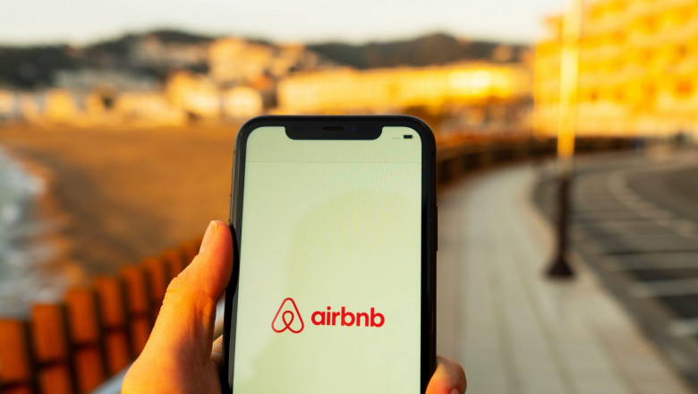 Airbnb a plătit 7 milioane de dolari unei turiste care a fost violată