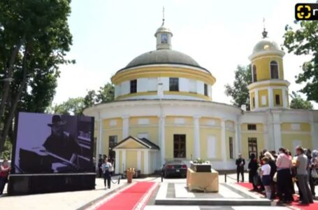 (foto) Cu aplauze și onoruri militare, maestrul Iurie Sadovnic a fost petrecut astăzi pe ultimul drum