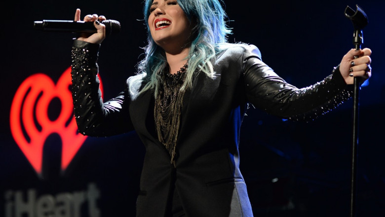 Demi Lovato s-a ras pe cap de Crăciun. Artista a dezvăluit motivul pentru care a recurs la acest gest: ”Un nou început!”