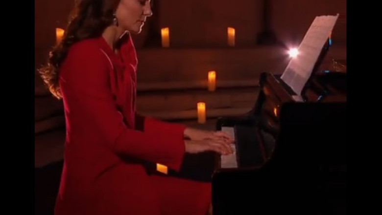  (video) Surprinzător! Ducesa Kate a cântat la pian pentru prima oară în public